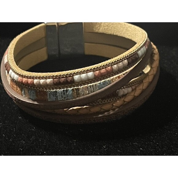 Fashion Multi-layer Leather Crystal Wrap Bracelets with Magnetic Buckle - Picture 2 of 11
